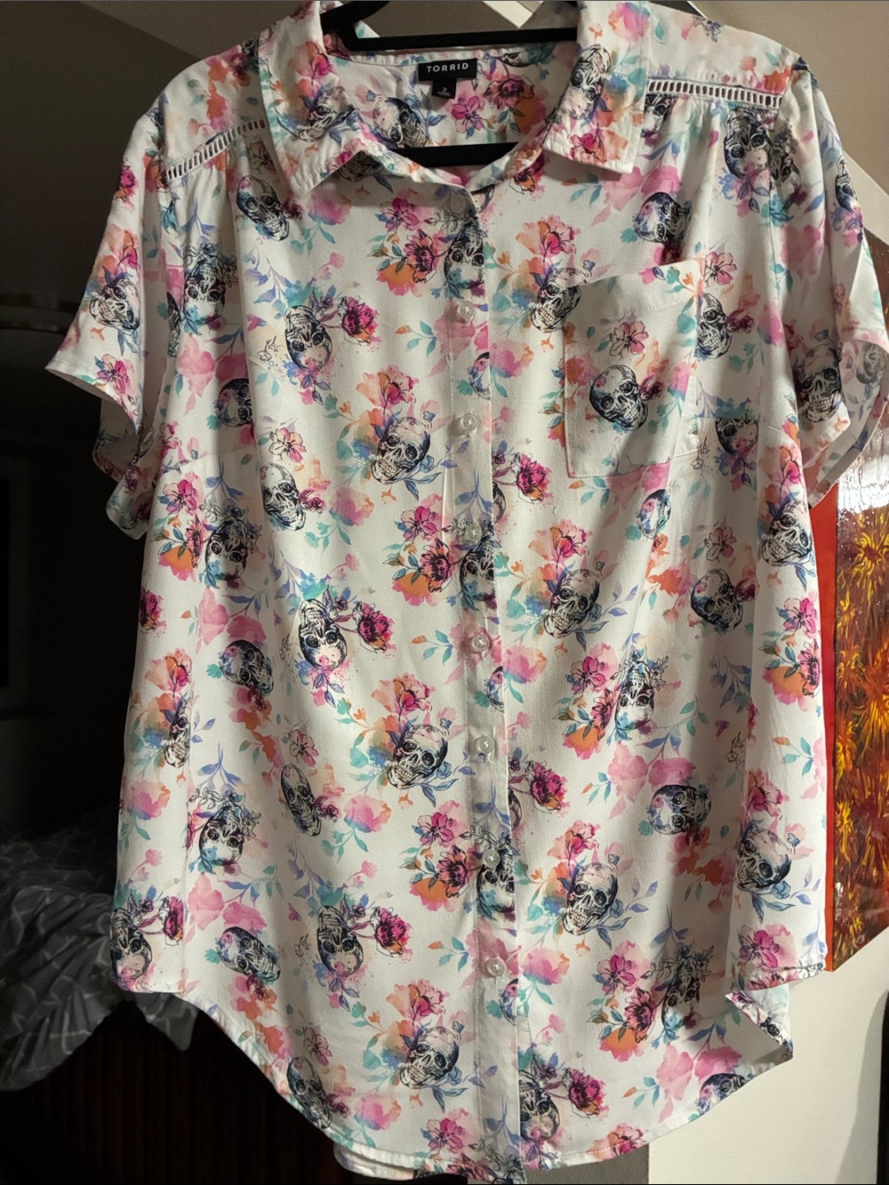 TORRID Women's White Floral Skull Button-Up Shirt - Short Sleeve
